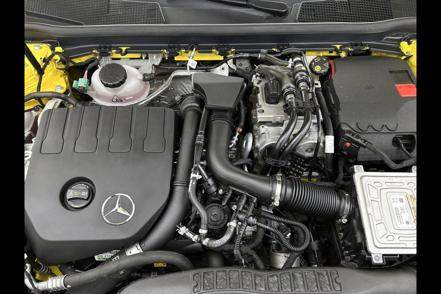 Mercedes-Benz CLA-Klasse Shooting Brake 250 e Business Solution AMG Limited 5 spaks lichtmetalen velgen | MBUX wide screen | Navigatie | Parking support met camera | Inclusief 24 maanden MB Certified garantie voor Europa.