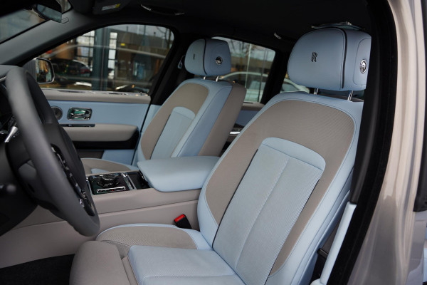 Rolls-Royce Cullinan 6.75 V12 / Bespoke Audio / Starlight / Twin-Coachline