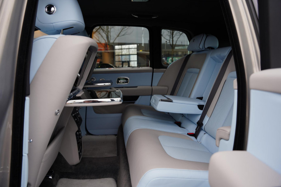 Rolls-Royce Cullinan 6.75 V12 / Bespoke Audio / Starlight / Twin-Coachline