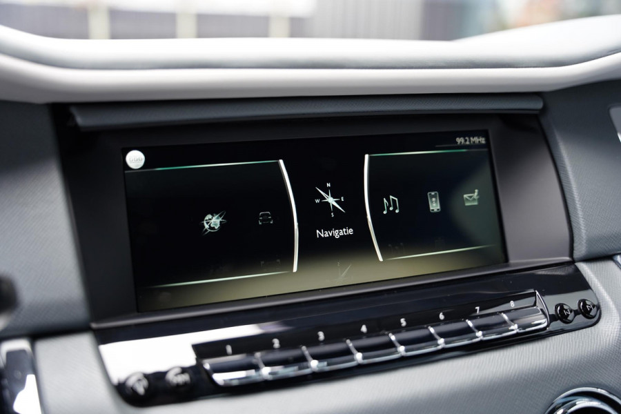 Rolls-Royce Cullinan 6.75 V12 / Bespoke Audio / Starlight / Twin-Coachline