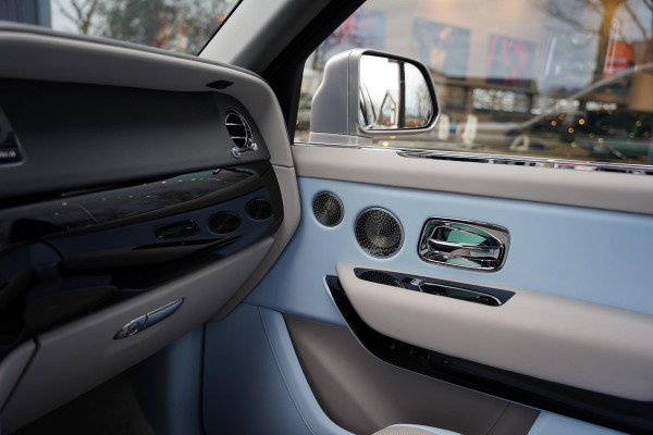 Rolls-Royce Cullinan 6.75 V12 / Bespoke Audio / Starlight / Twin-Coachline