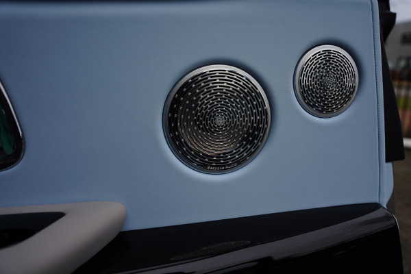 Rolls-Royce Cullinan 6.75 V12 / Bespoke Audio / Starlight / Twin-Coachline