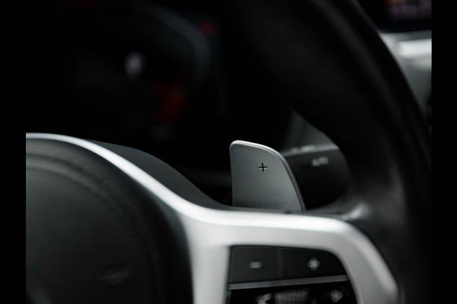 BMW X4 xDrive20d M-Sport - Standkachel - Pano - M-Zetels - Memory - Trekhaak - Head-up