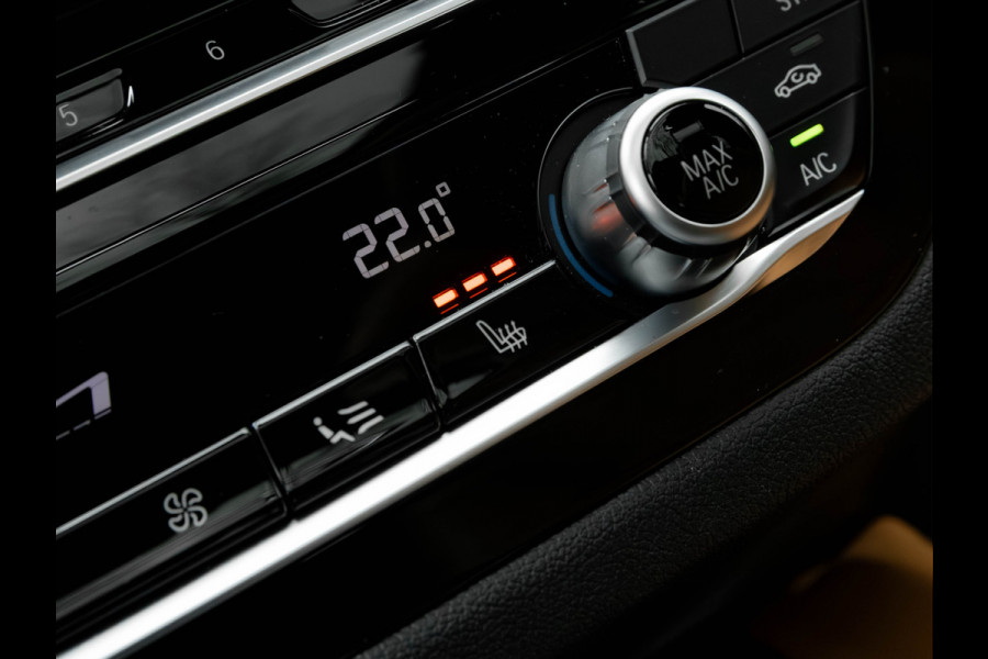 BMW X4 xDrive20d M-Sport - Standkachel - Pano - M-Zetels - Memory - Trekhaak - Head-up