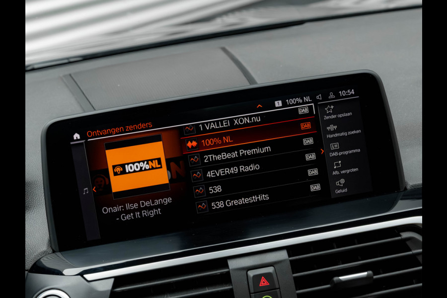 BMW X4 xDrive20d M-Sport - Standkachel - Pano - M-Zetels - Memory - Trekhaak - Head-up