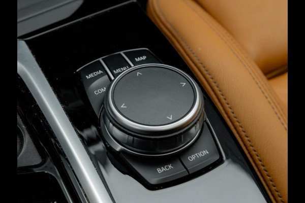 BMW X4 xDrive20d M-Sport - Standkachel - Pano - M-Zetels - Memory - Trekhaak - Head-up