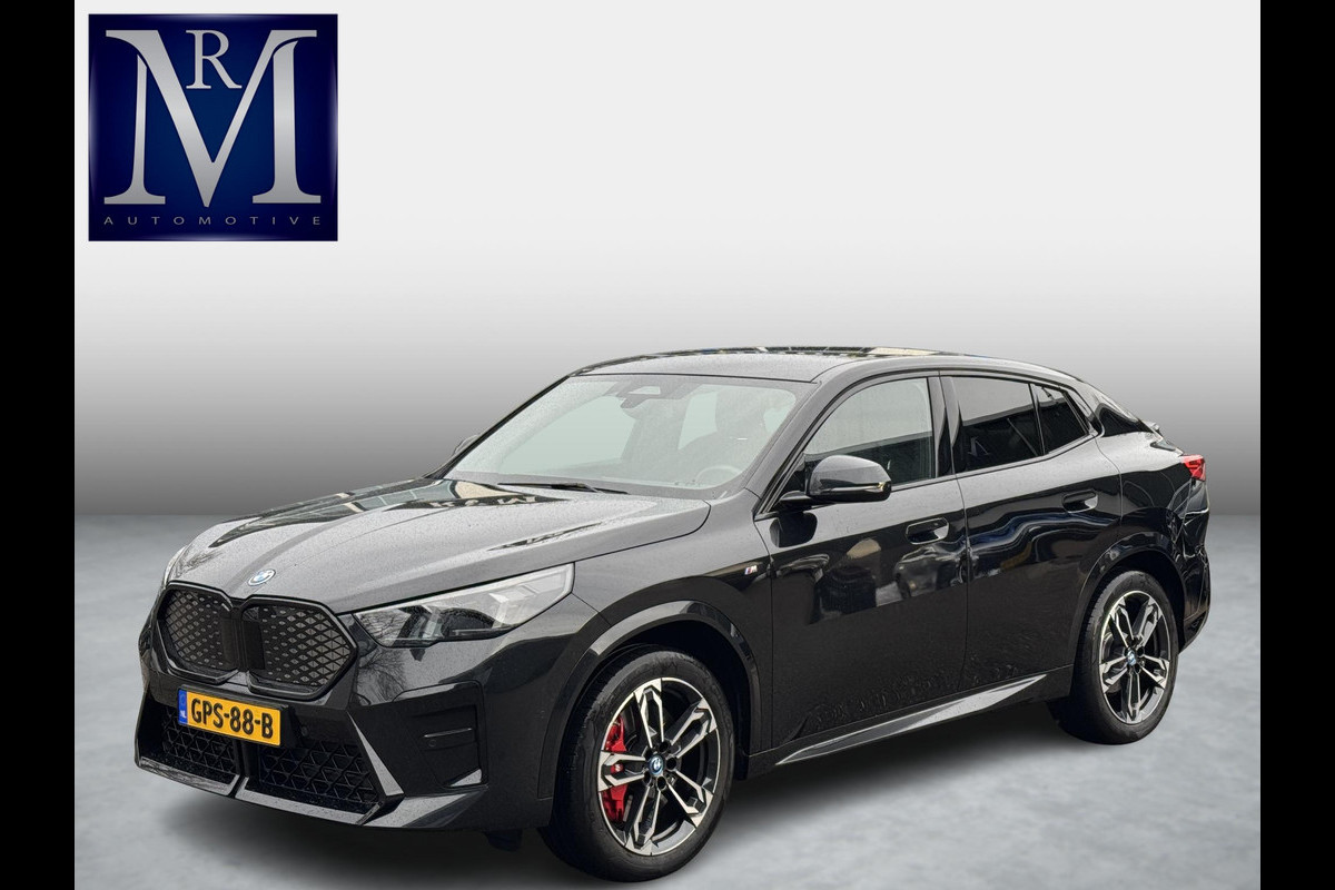 BMW iX2 eDrive20 67 kWh SOH 100% | M SPORT | ORIG NL AUTO | 1E EIG. | TOPSTAAT! | 100% ONGEVAL VERLEDEN VRIJ! | DAB+ | ACTIVE GUARD | PARK PACKAGE | COMFORT ACCES | STOELVERWARMING | FABRIEKSGARANTIE TOT 11-2027 OF TOT 200.000KM
