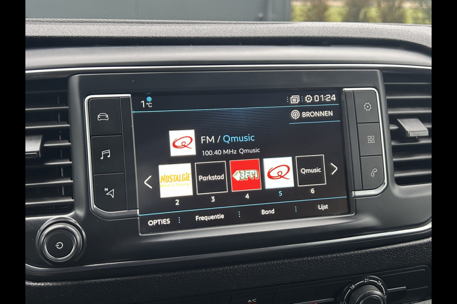 Peugeot Expert 2.0 BlueHDI 123 PK / 1e EIG. / L2H1 / TREKHAAK / DUBBELE CABINE / AIRCO / CRUISE / NAVI / 3-ZITS / CARPLAY