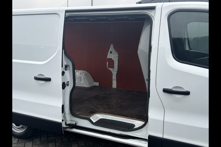 Renault Trafic 1.6 dCi 126 PK / L2H1 / TREKHAAK / AIRCO / CRUISE / NAVI / 3-ZITS / CAMERA / BLUETOOTH