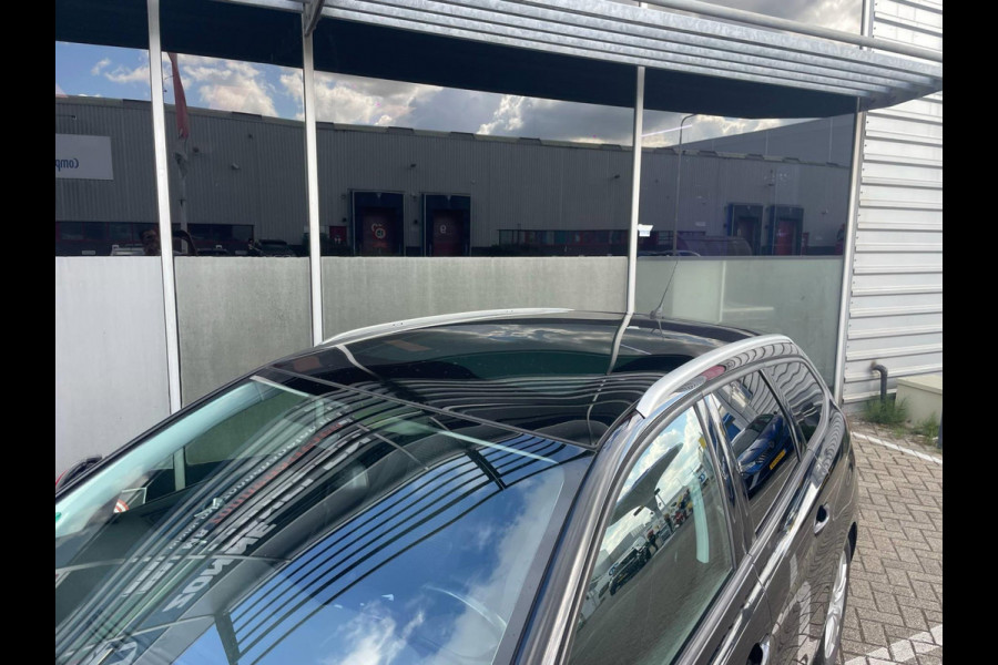 Peugeot 308 SW 1.2 PureTech Blue Lease Executive / panoramadak