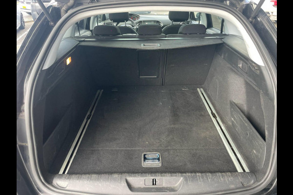 Peugeot 308 SW 1.2 PureTech Blue Lease Executive / panoramadak