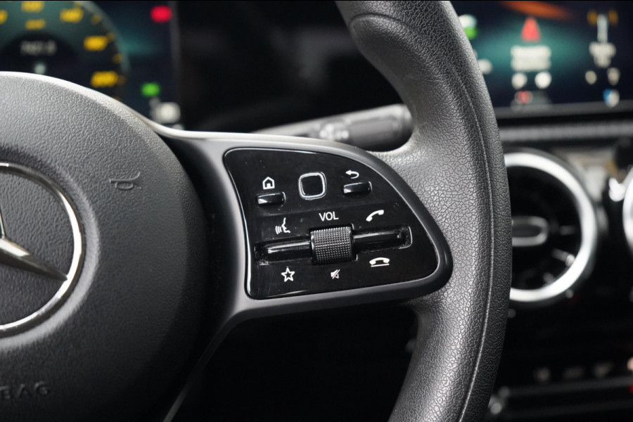 Mercedes-Benz A-Klasse 180 d Launch Edition Premium Plus | AIRCO | CRUISE
