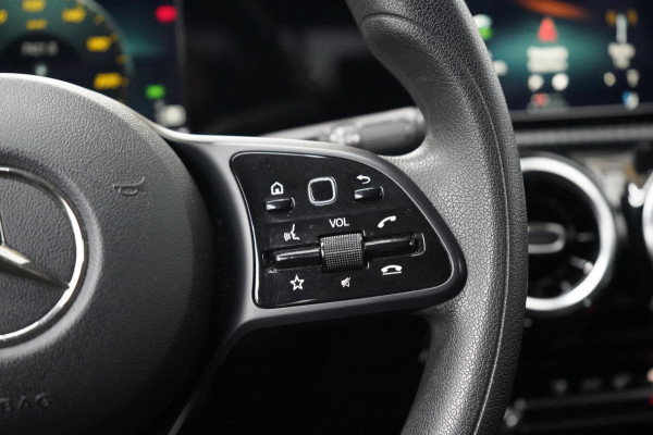 Mercedes-Benz A-Klasse 180 d Launch Edition Premium Plus | AIRCO | CRUISE