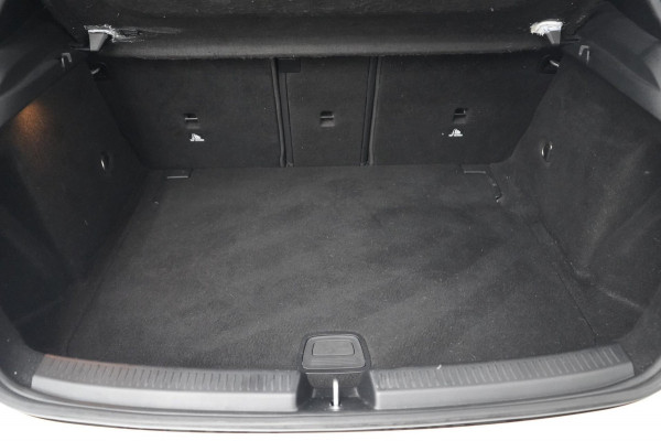 Mercedes-Benz A-Klasse 180 d Launch Edition Premium Plus | AIRCO | CRUISE