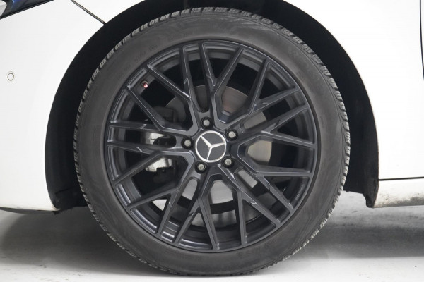 Mercedes-Benz A-Klasse 180 d Launch Edition Premium Plus | AIRCO | CRUISE
