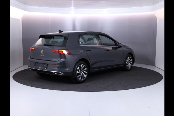 Volkswagen Golf 1.4 eHybrid Style 204 pk Automaat (DSG) | Navigatie via App | Parkeersensoren | Adaptieve cruise control | LED koplampen |