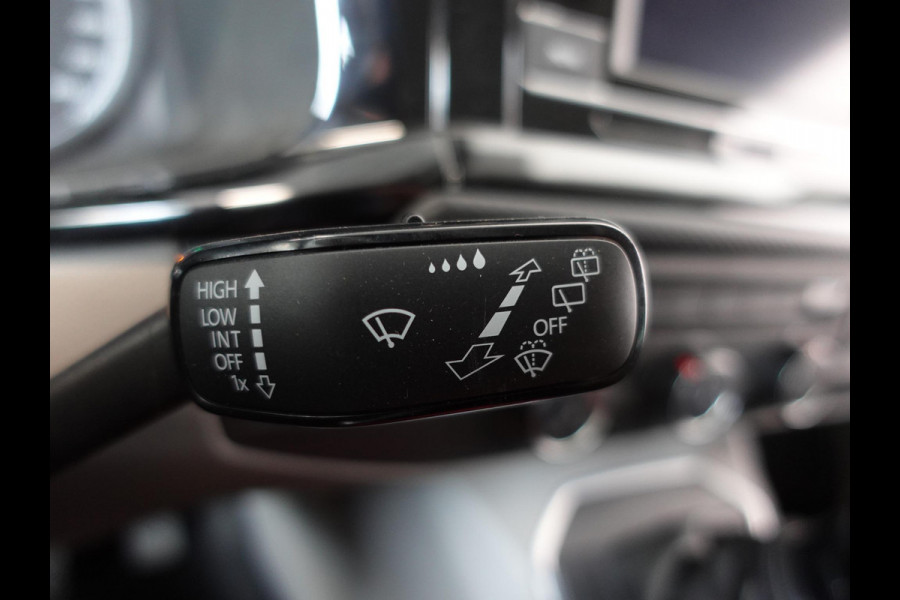 Volkswagen Transporter 2.0 TDI L2H1 28 Dubbele Cabine Highline Airco | Cruise Control adaptief | PDCVA | 17" LM