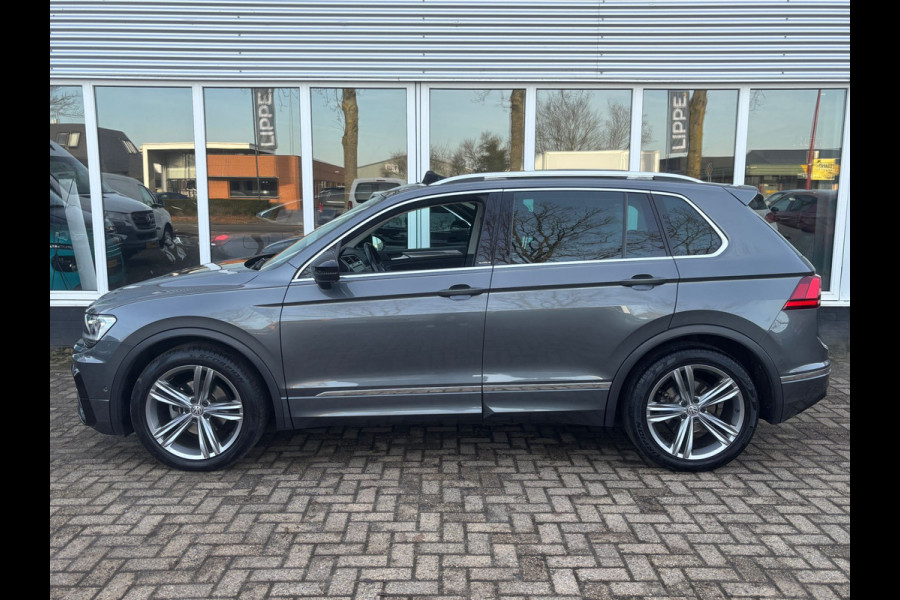 Volkswagen Tiguan 1.5 TSI ACT Highline Business R | Trekhaak | Pano | Stoelverwarming | Dodehoek Detector