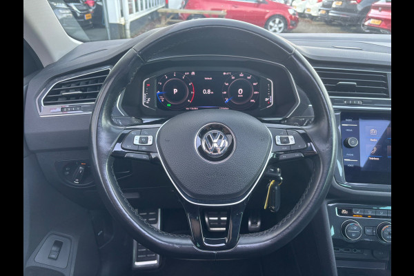Volkswagen Tiguan 1.5 TSI ACT Highline Business R | Trekhaak | Pano | Stoelverwarming | Dodehoek Detector
