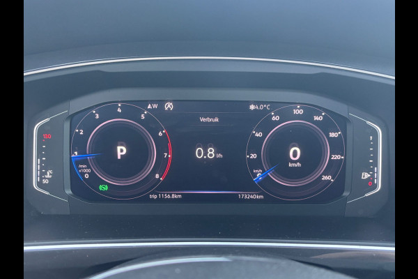 Volkswagen Tiguan 1.5 TSI ACT Highline Business R | Trekhaak | Pano | Stoelverwarming | Dodehoek Detector