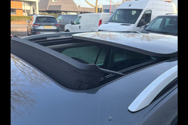 Volkswagen Tiguan 1.5 TSI ACT Highline Business R | Trekhaak | Pano | Stoelverwarming | Dodehoek Detector