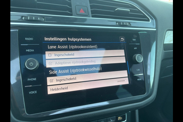 Volkswagen Tiguan 1.5 TSI ACT Highline Business R | Trekhaak | Pano | Stoelverwarming | Dodehoek Detector