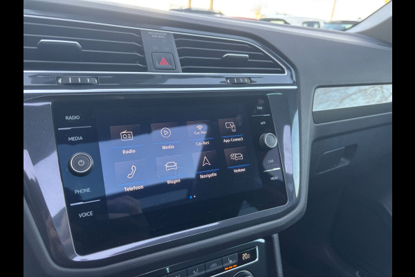 Volkswagen Tiguan 1.5 TSI ACT Highline Business R | Trekhaak | Pano | Stoelverwarming | Dodehoek Detector