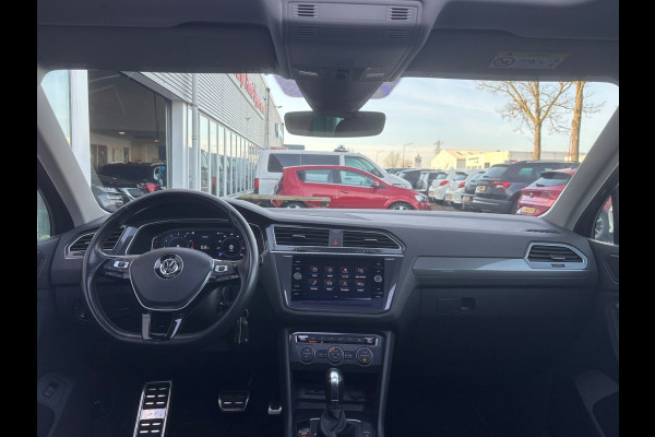 Volkswagen Tiguan 1.5 TSI ACT Highline Business R | Trekhaak | Pano | Stoelverwarming | Dodehoek Detector