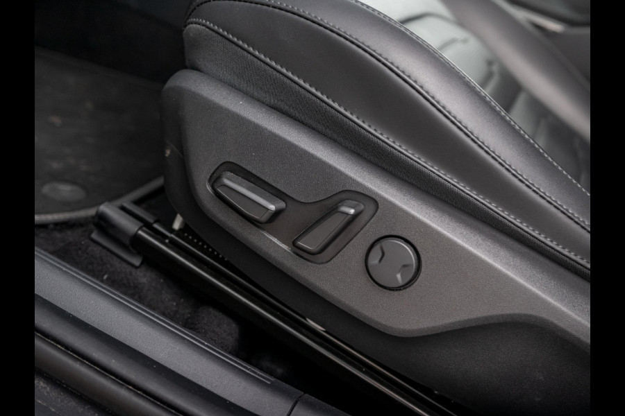 Kia Niro EV Plus 64.8 kWh l Lederlook bekleding l Stoelverwarming l El. verstelbare stoelen l