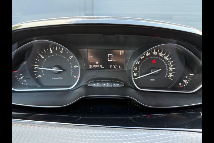 Peugeot 2008 1.2 PureTech Blue Lion 110pk,Trekhaak,2e Eigenaar,Navi,Automaat,Airco,Cruise,Lm velgen,Nieuwe Apk bij Aflevering