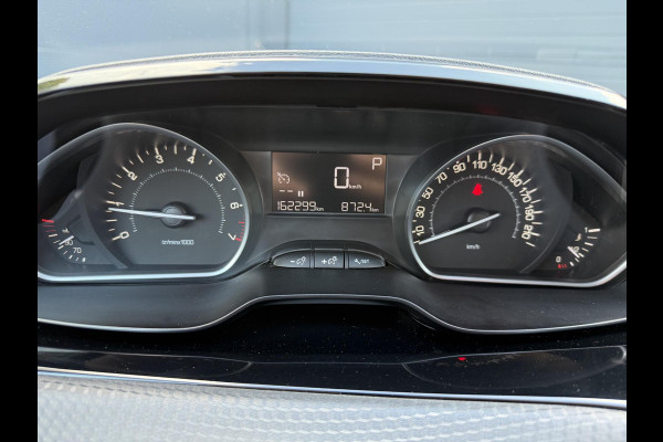 Peugeot 2008 1.2 PureTech Blue Lion 110pk,Trekhaak,2e Eigenaar,Navi,Automaat,Airco,Cruise,Lm velgen,Nieuwe Apk bij Aflevering