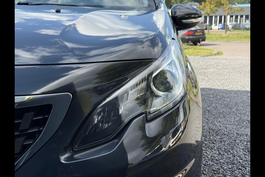 Peugeot 2008 1.2 PureTech Blue Lion 110pk,Trekhaak,2e Eigenaar,Navi,Automaat,Airco,Cruise,Lm velgen,Nieuwe Apk bij Aflevering