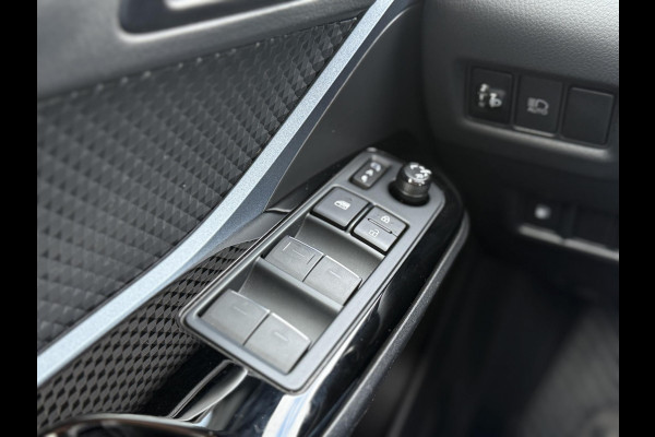 Toyota C-HR 2.0 Hybrid Bi-Tone Dealer Onderhouden,Camera,Trekhaak,184pk,Navi,Stoelverwarming,Clima,Cruise,Pdc V+A,Lm velgen,Apk tot 09-2026