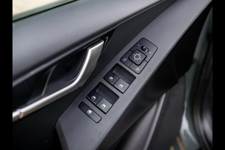 Kia Niro EV Light 64.8 kWh Navigatie l Airco l