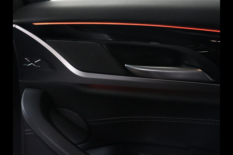 BMW X4 xDrive30i M Sport | Panoramadak | Head-Up | Leder | Stoelverwarming | 360 Camera | Adaptive cruise | Carplay | Sfeerverlichting | Full LED | Sportstoelen | 21'' | Navigatie