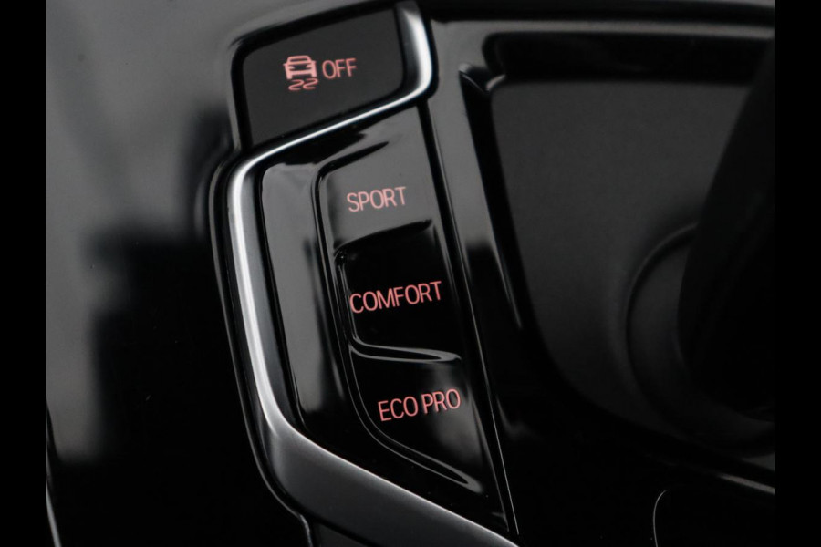 BMW X4 xDrive30i M Sport | Panoramadak | Head-Up | Leder | Stoelverwarming | 360 Camera | Adaptive cruise | Carplay | Sfeerverlichting | Full LED | Sportstoelen | 21'' | Navigatie