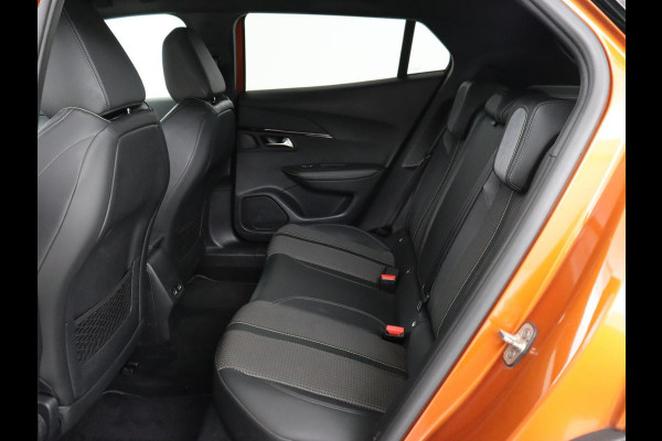 Peugeot e-2008 EV GT 50 kWh | SOH 98% | Carplay | Half leder | Camera | Digital Cockpit | Full LED | Cruise control | Climate control | Bluetooth