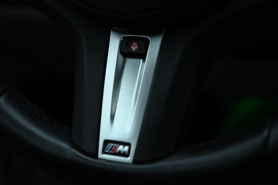 BMW i4 EDrive40 High Executive 84 kWh - M-Sport - Stuurverwarming - Harman Kardon - Adaptive Cruise Control - Schuifdak -