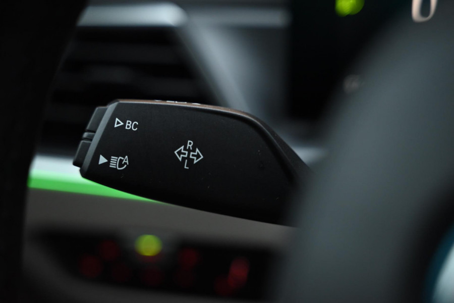 BMW i4 EDrive40 High Executive 84 kWh - M-Sport - Stuurverwarming - Harman Kardon - Adaptive Cruise Control - Schuifdak -