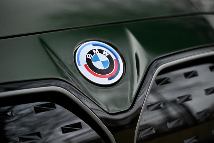 BMW i4 EDrive40 High Executive 84 kWh - M-Sport - Stuurverwarming - Harman Kardon - Adaptive Cruise Control - Schuifdak -