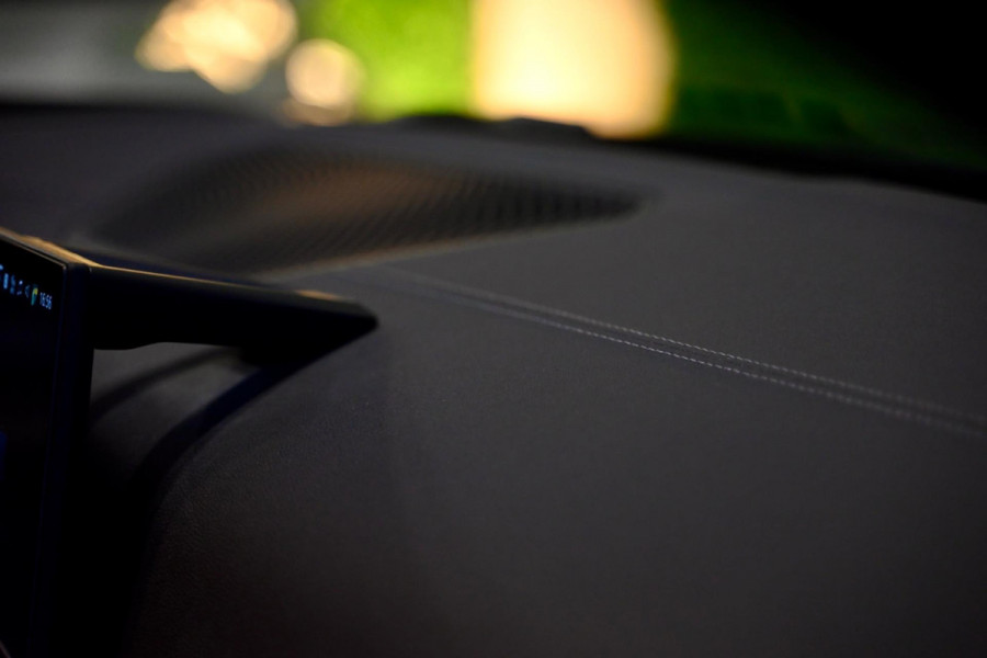 BMW i4 EDrive40 High Executive 84 kWh - M-Sport - Stuurverwarming - Harman Kardon - Adaptive Cruise Control - Schuifdak -