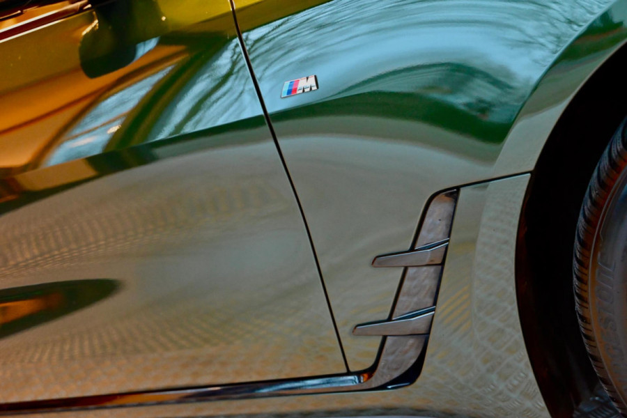 BMW i4 EDrive40 High Executive 84 kWh - M-Sport - Stuurverwarming - Harman Kardon - Adaptive Cruise Control - Schuifdak -