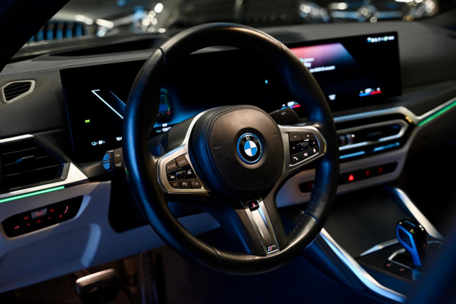 BMW i4 EDrive40 High Executive 84 kWh - M-Sport - Stuurverwarming - Harman Kardon - Adaptive Cruise Control - Schuifdak -