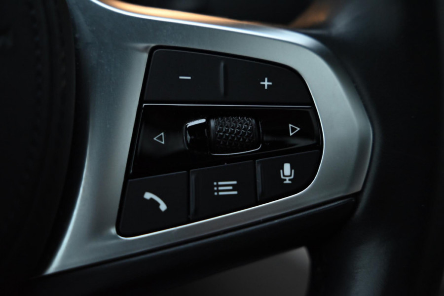 BMW i4 EDrive40 High Executive 84 kWh - M-Sport - Stuurverwarming - Harman Kardon - Adaptive Cruise Control - Schuifdak -