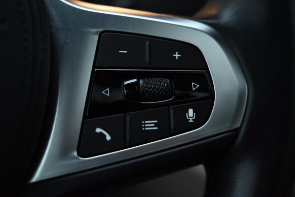 BMW i4 EDrive40 High Executive 84 kWh - M-Sport - Stuurverwarming - Harman Kardon - Adaptive Cruise Control - Schuifdak -