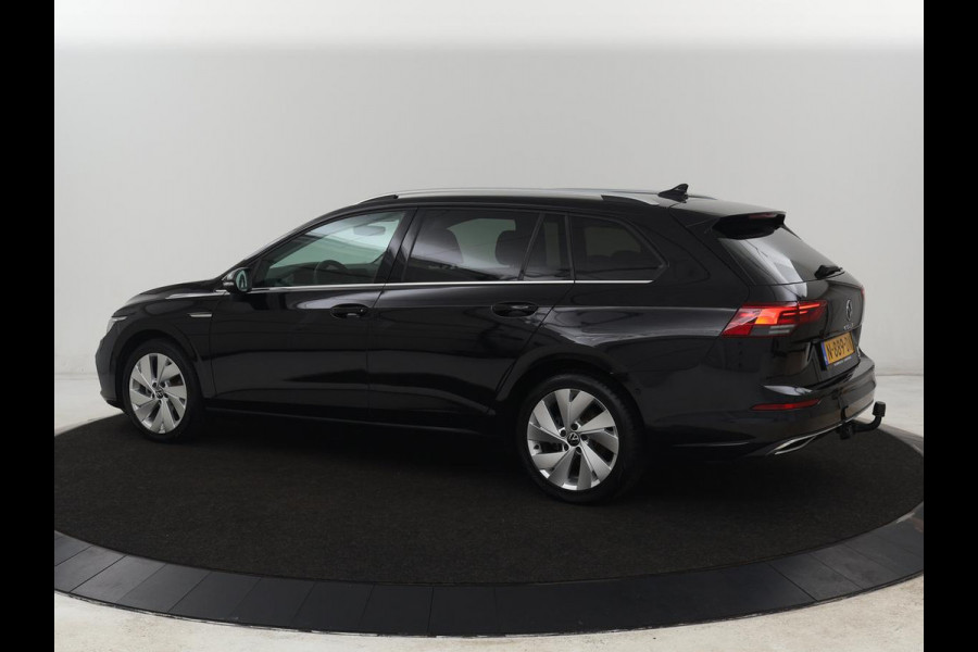 Volkswagen Golf 1.5 eTSI Style | Stoelverwarming | Trekhaak | Camera | Stuurverwarming | Memory | Sfeerverlichting | Carplay | Navigatie | Adaptive cruise | Parkeerhulp | Climate control