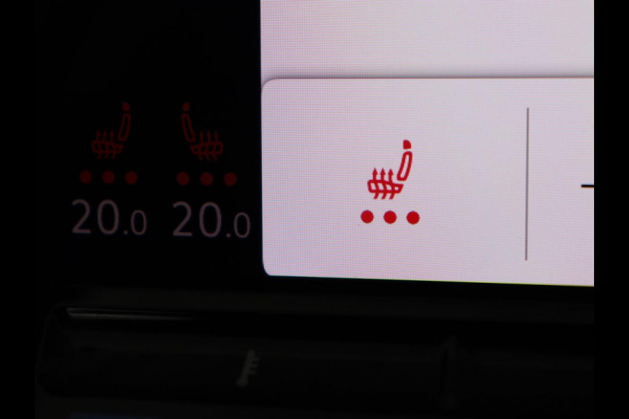 Volkswagen Golf 1.5 eTSI Style | Stoelverwarming | Trekhaak | Camera | Stuurverwarming | Memory | Sfeerverlichting | Carplay | Navigatie | Adaptive cruise | Parkeerhulp | Climate control