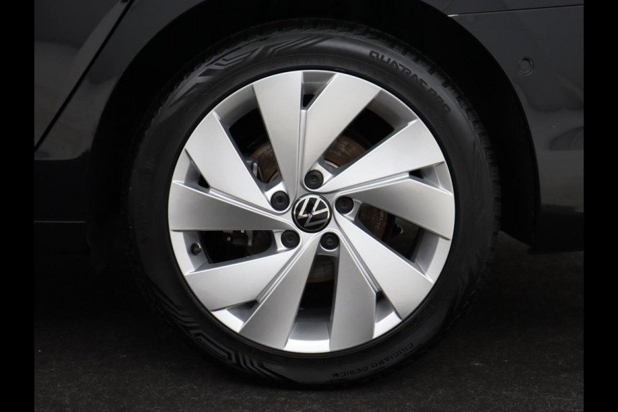 Volkswagen Golf 1.5 eTSI Style | Stoelverwarming | Trekhaak | Camera | Stuurverwarming | Memory | Sfeerverlichting | Carplay | Navigatie | Adaptive cruise | Parkeerhulp | Climate control