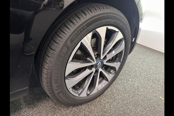 Renault ZOE R135 Intens 52 kWh Koopaccu Navigatie Apple Carplay/Android Auto Camera Parkeersensoren Cruise Control Stoel- en stuurverwarming Climate Control Lichtmetalen velgen