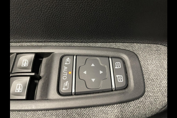 Renault ZOE R135 Intens 52 kWh Koopaccu Navigatie Apple Carplay/Android Auto Camera Parkeersensoren Cruise Control Stoel- en stuurverwarming Climate Control Lichtmetalen velgen